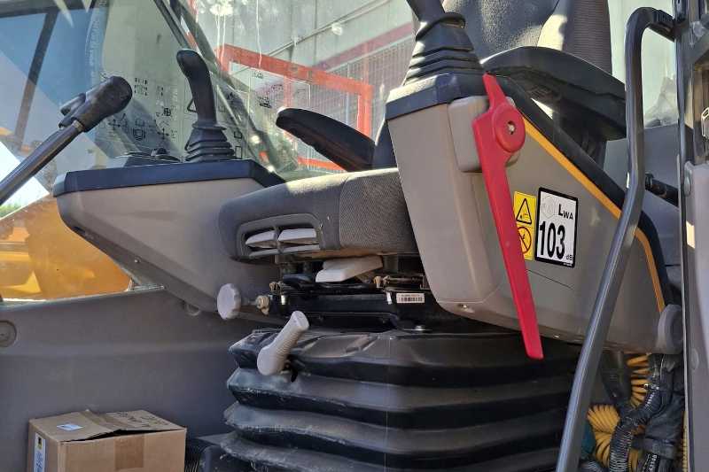 OmecoHub - Immagine VOLVO EC220ENL